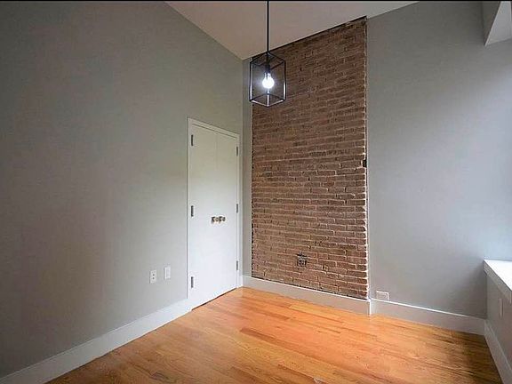4th image of 321 Putnam Ave APT 2L