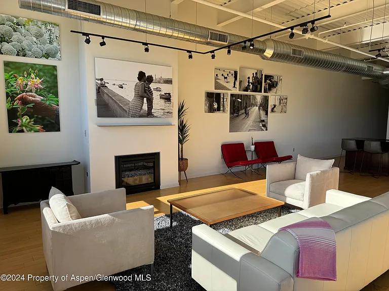361 Robinson St #326 — Photo 6