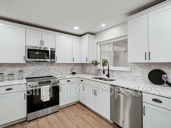 2nd image of 2569 Richmar Dr