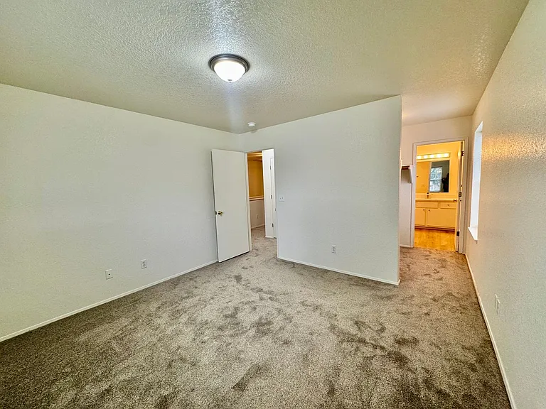 4701 NE 77th Ave #D-16 — Photo 25
