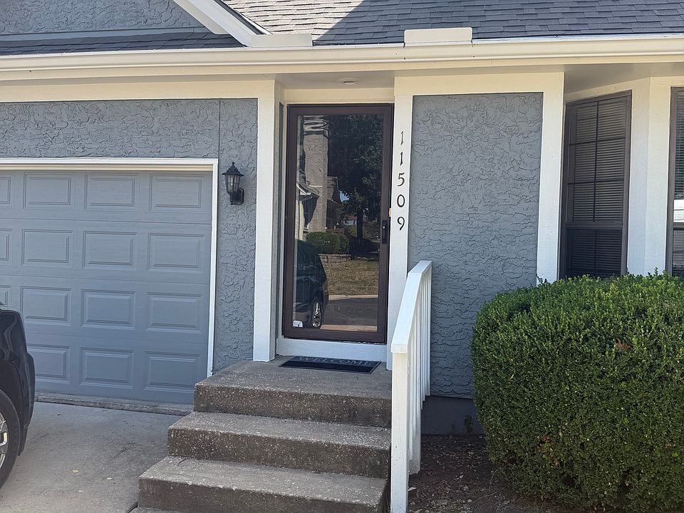 1st image of 11509 W 113th St #11509