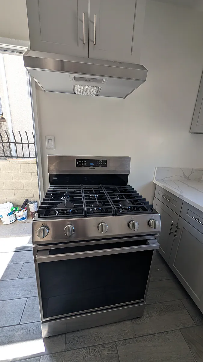 Building Photo - 574 W 8th St #576