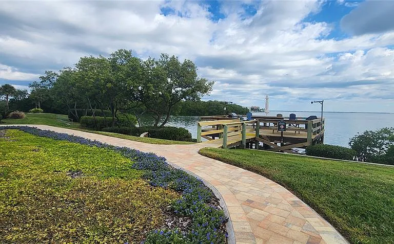 1515 Pinellas Bayway S #17 — Photo 31