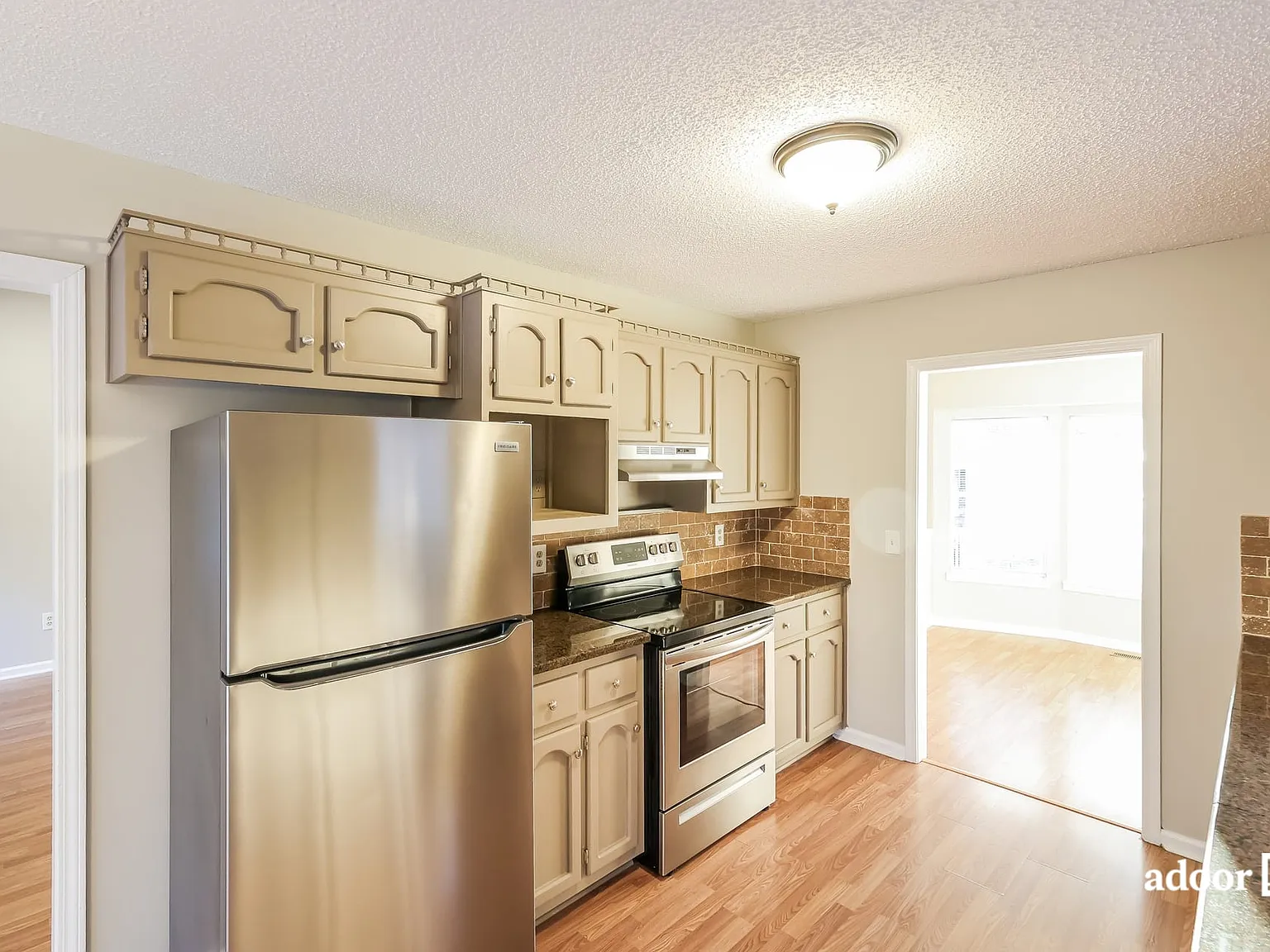 3 bed, 2.0 bath, 1445 sqft, $1,645 — Photo 3