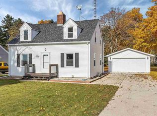 2912 Memorial Dr, Two Rivers, WI 54241