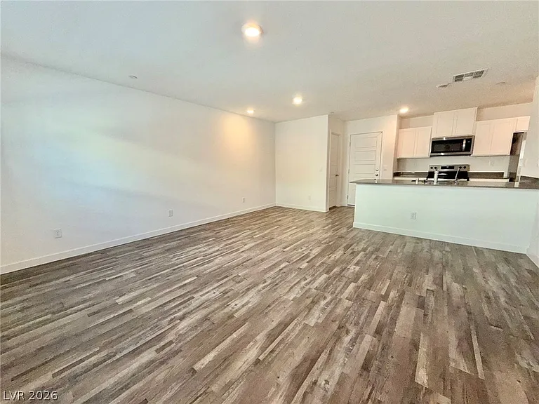 913 Rosy Starling St — Photo 3