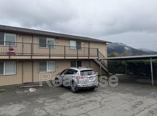 1703 NE Fairview Ave APT F, Grants Pass, OR