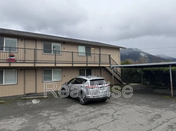1703 NE Fairview Ave APT F, Grants Pass, OR 97526