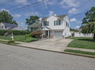 8 Dartmouth Rd, Neptune, NJ 07753