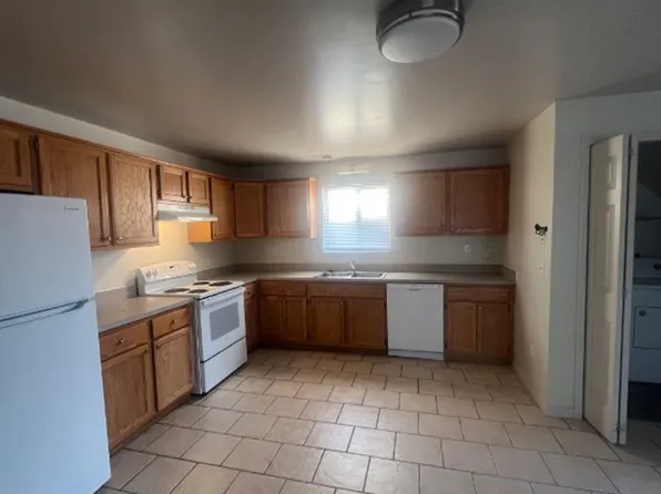 16551-16579 E Twelve Mile Rd, Roseville, MI 48066