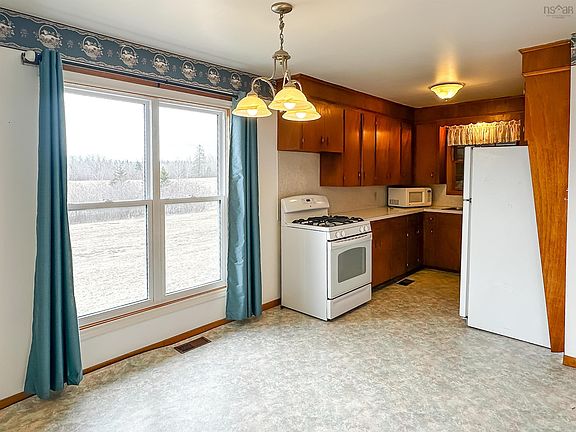 5th image of 1317 Gospel Rd