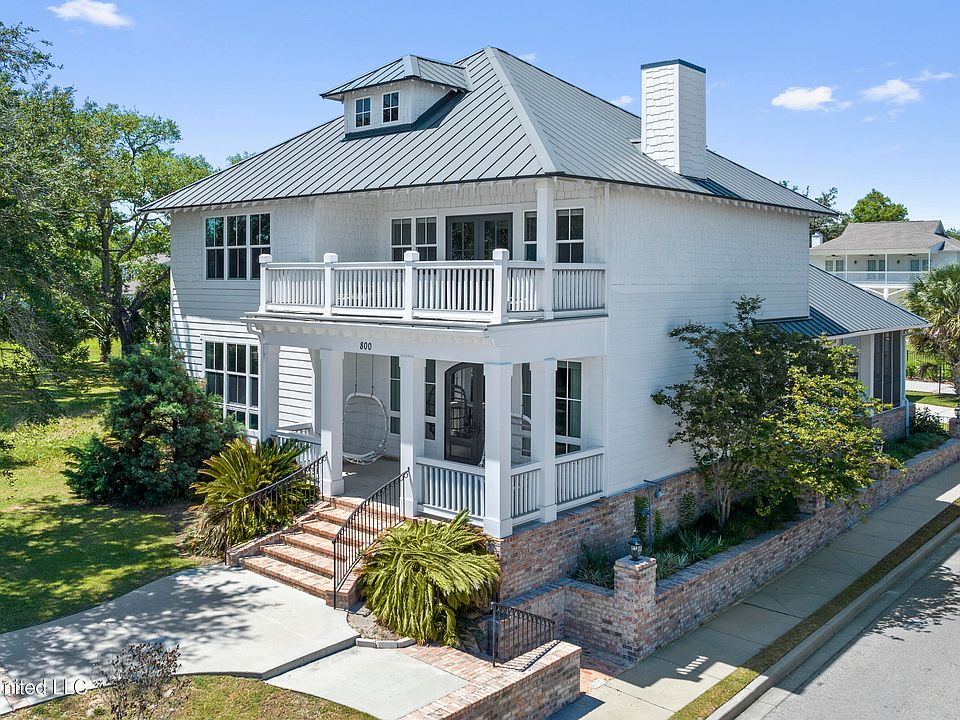 1st image of 800 E Beach Blvd