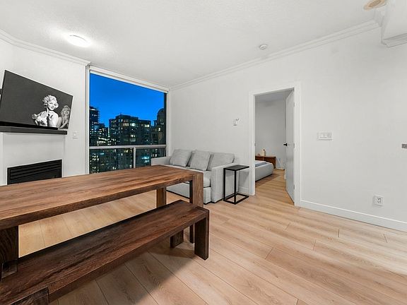 3rd image of 928 Richards St #1805