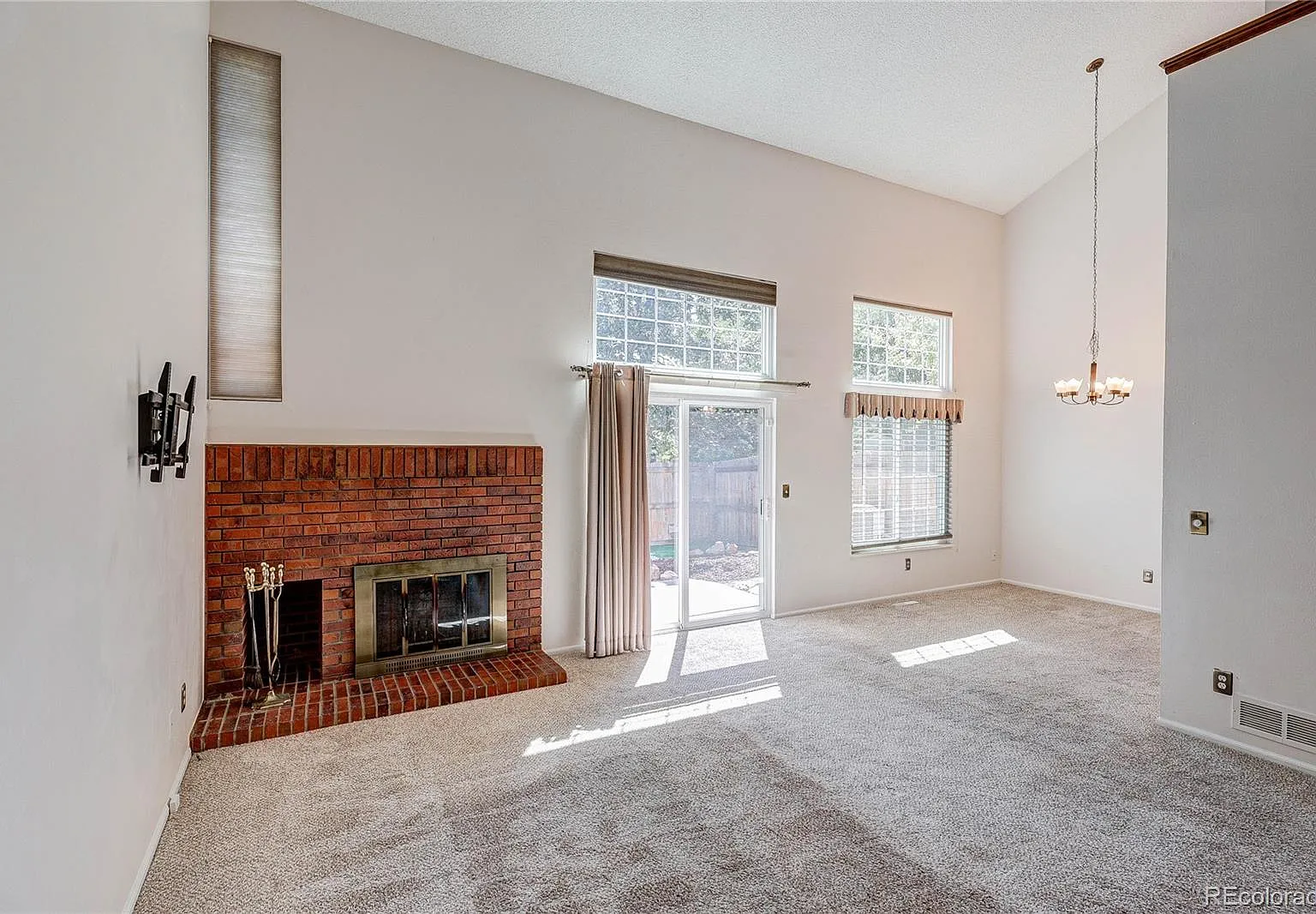 Sandpiper Town Houses — Photo 4