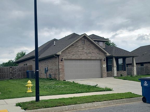 3rd image of 432 Hall Ave