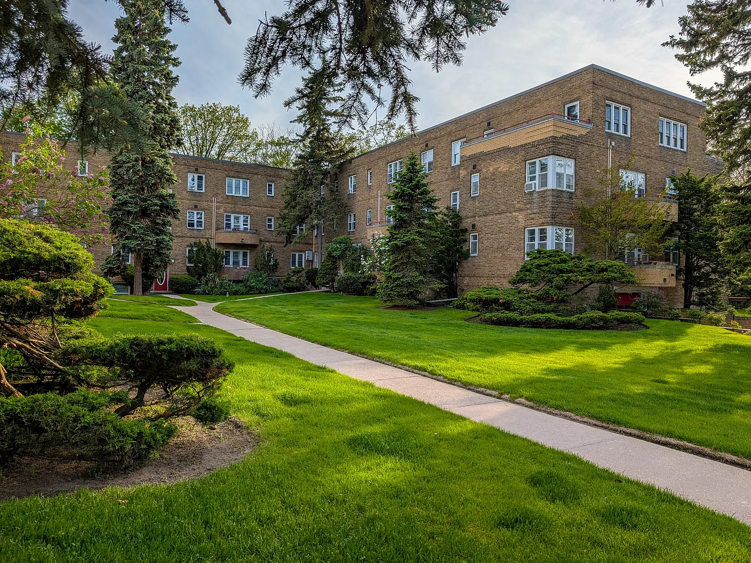 Bloor Street Apartments - 2559 Bloor Street West — Photo 1