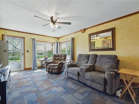 3rd image of 4216 Harmony Dr