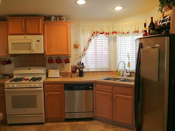 3rd image of 3340 Del Sol Blvd Spc 86