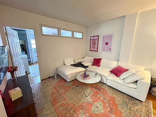 4th image of 350 E 30th St APT 3M