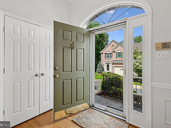 3rd image of 17976 Dumfries Cir