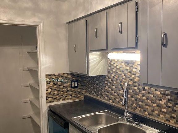 3rd image of 3007 Benchwood Dr #3007