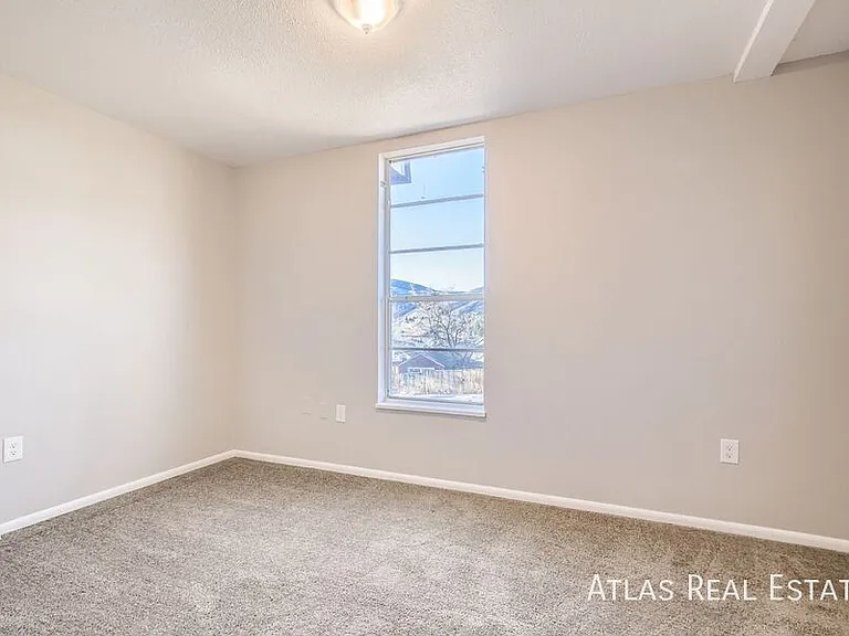 331 N Columbine St #A — Photo 5