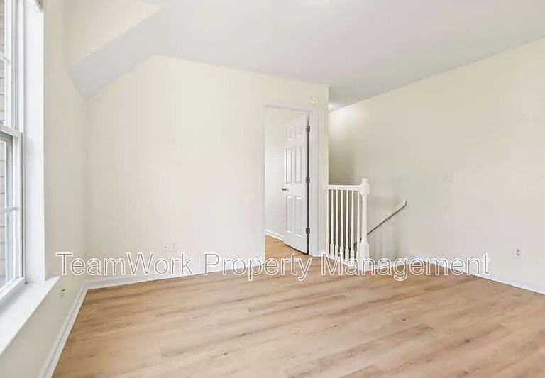 131 Boone St — Photo 16