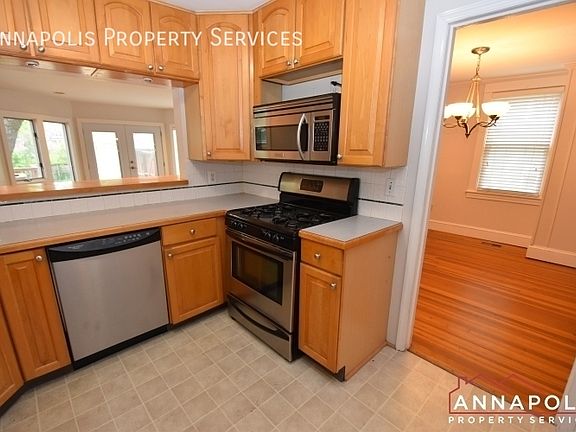 3rd image of 33 Glen Ave
