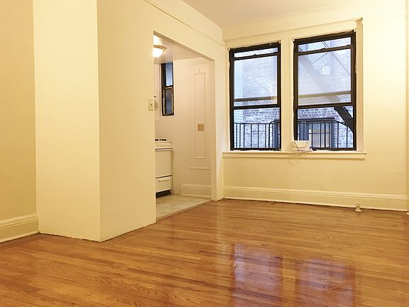 3rd image of 4306 45th St APT 6K