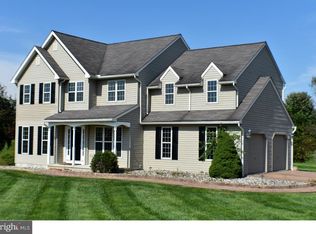 401 Meadow Dr, Lincoln University, PA 19352