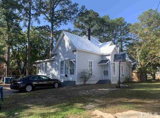 209 N McKay Ave, Dunn, NC 28334