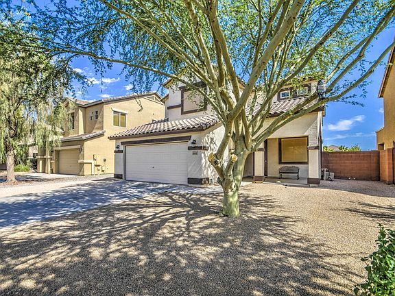 3rd image of 1246 E Prickly Pear St