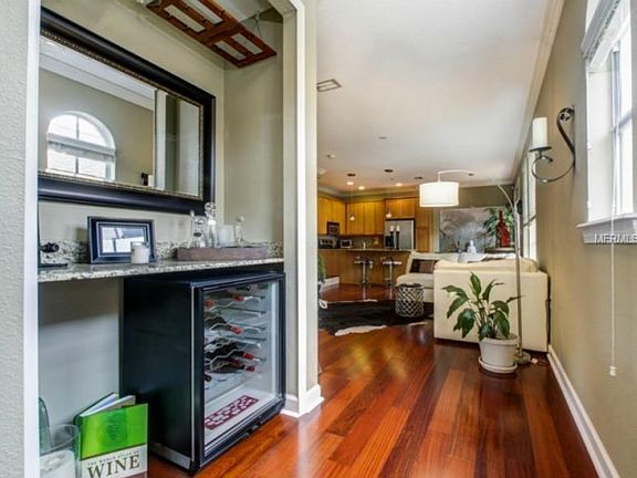 3rd image of 216 S Westland Ave APT 2