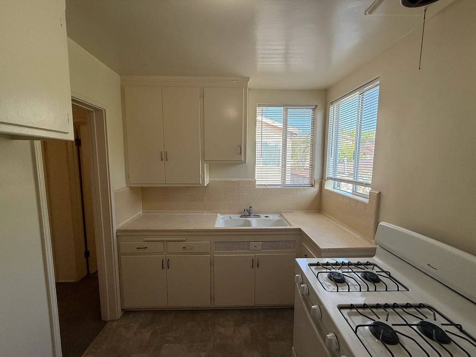 2 bed, $2,375 — Photo 4