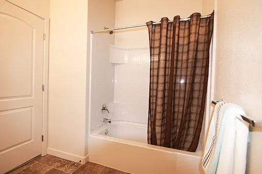 Lassen Villa Apartments — Photo 76