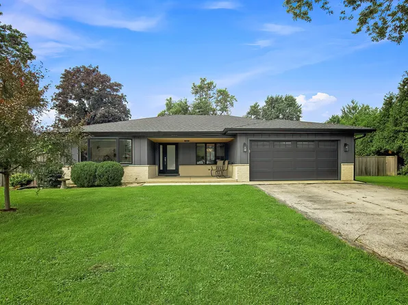 9S580 Clarendon Hills Rd, Hinsdale, IL 60527