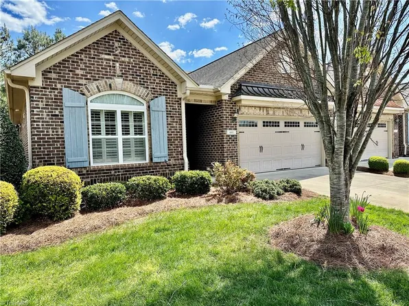 601 Friedberg Village Dr, Winston Salem, NC 27127