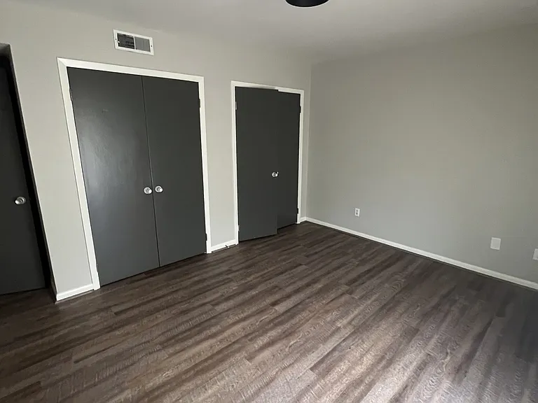 Malibu Apartments — Photo 19
