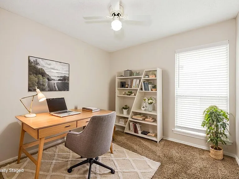 300 Stone Creek Blvd — Photo 15