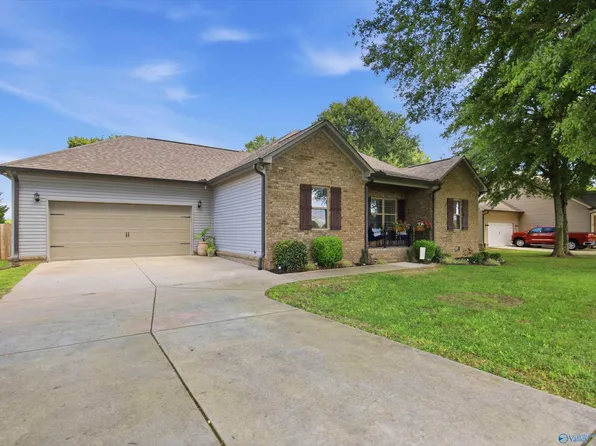 855 Haden Ln, Guntersville, AL 35976