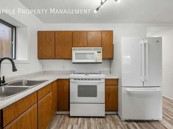 5th image of 1004 McKinnon Dr NE