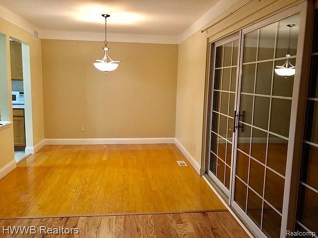 1st image of 421 Fox Hills Dr S APT 6