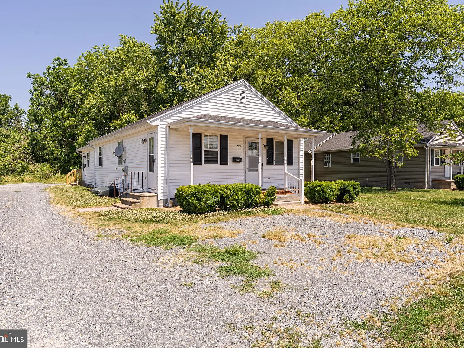 3 bed, 796 sqft, $1,395 — Photo 2