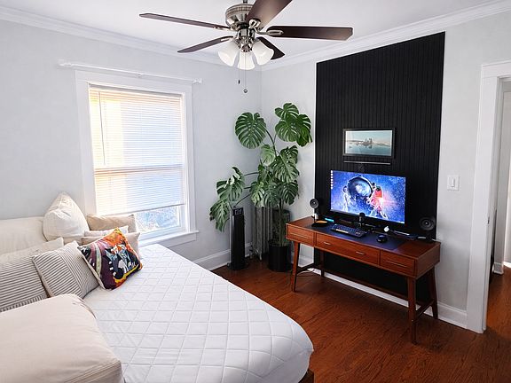 4th image of 652 W Oakdale Ave APT 3S