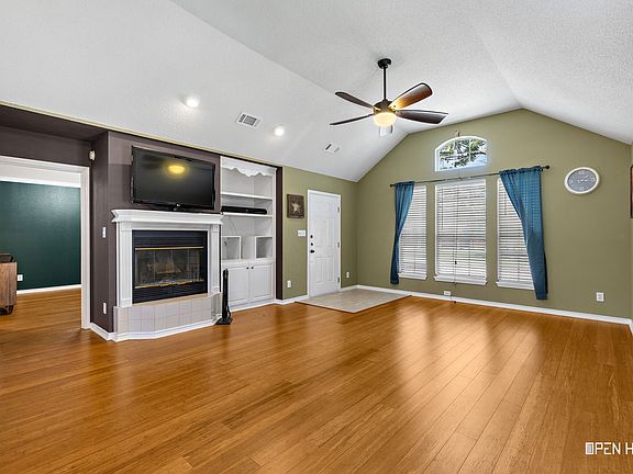 4th image of 6015 Oakmont Dr