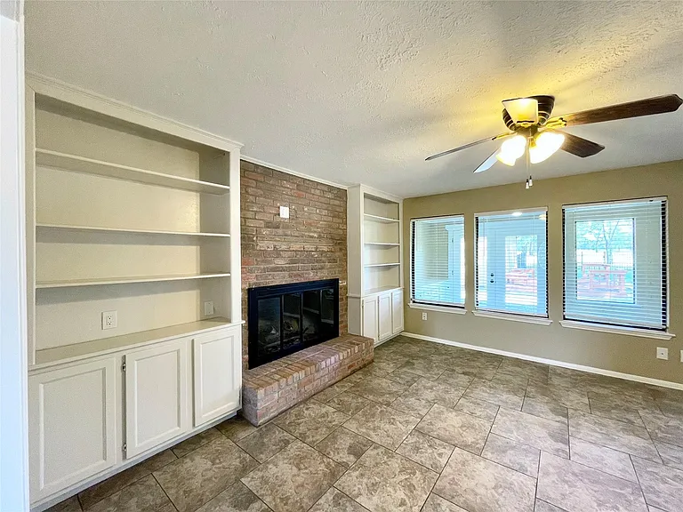 15006 Elmont Dr — Photo 17
