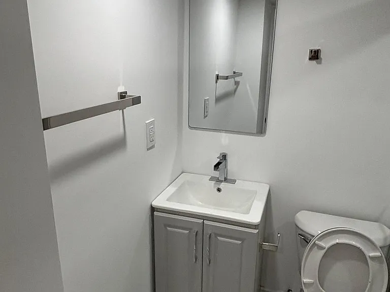 25 Clearfield Dr #BASEMENT — Photo 12