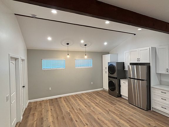 5th image of 17158 Vose St #17158