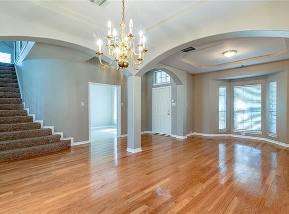 5th image of 2914 Saint Vincent Dr