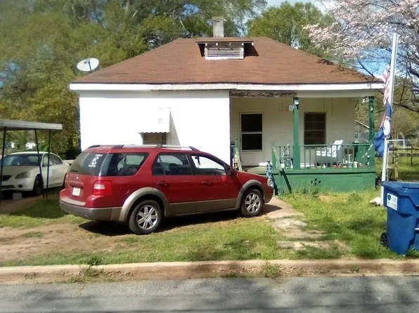 127 Office St, Wellford, SC 29385